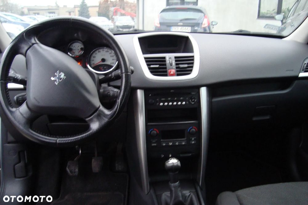 Peugeot 207 - 11