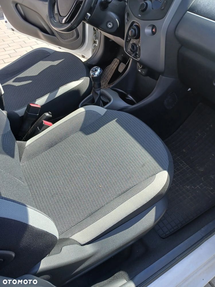 Toyota Aygo 1.0 VVT-i Color Edition - 11