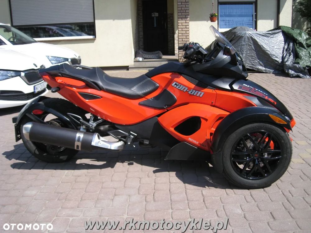 Can-Am Spyder - 2