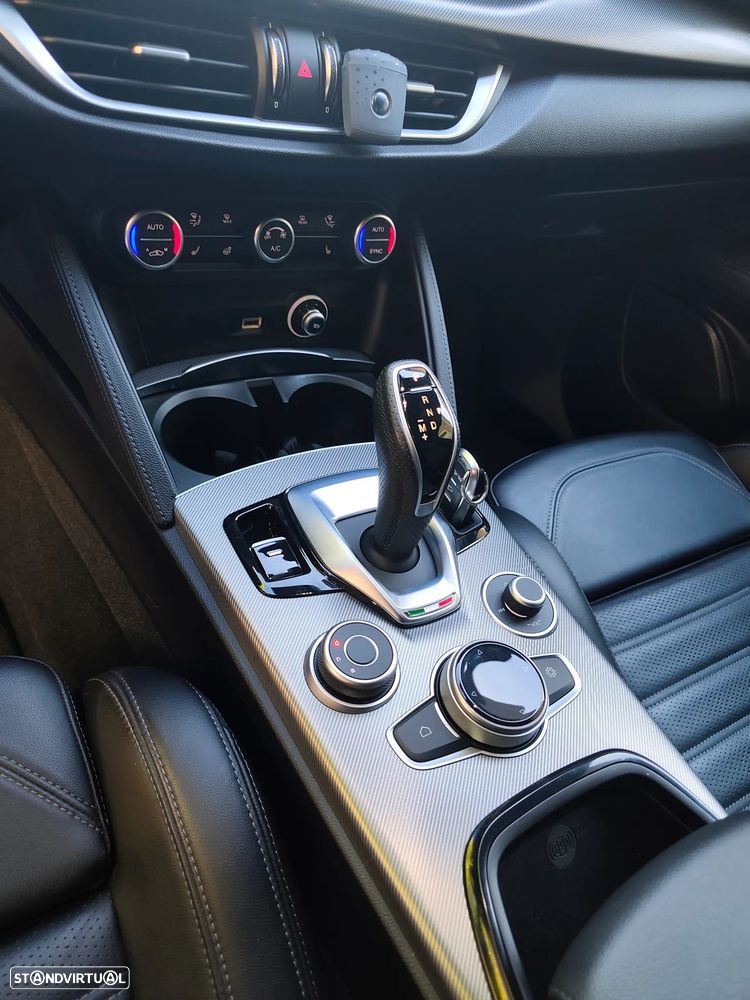 Alfa Romeo Stelvio 2.0 T Veloce TI Q4 AT8 - 9