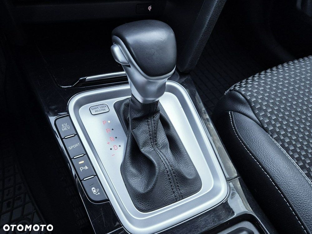 Kia Ceed 1.6 GDI PHEV L Business Line DCT - 29