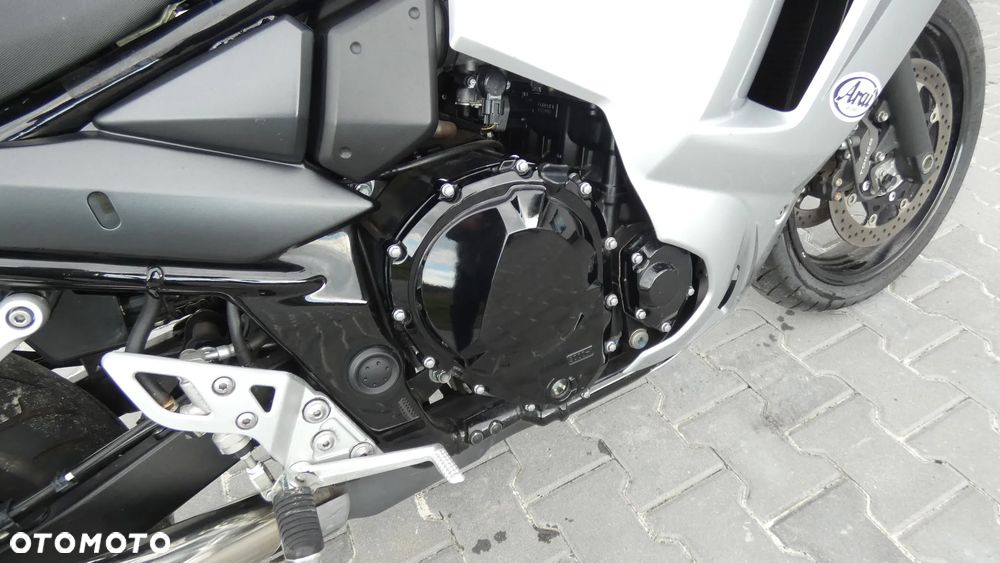Suzuki GSX - 13