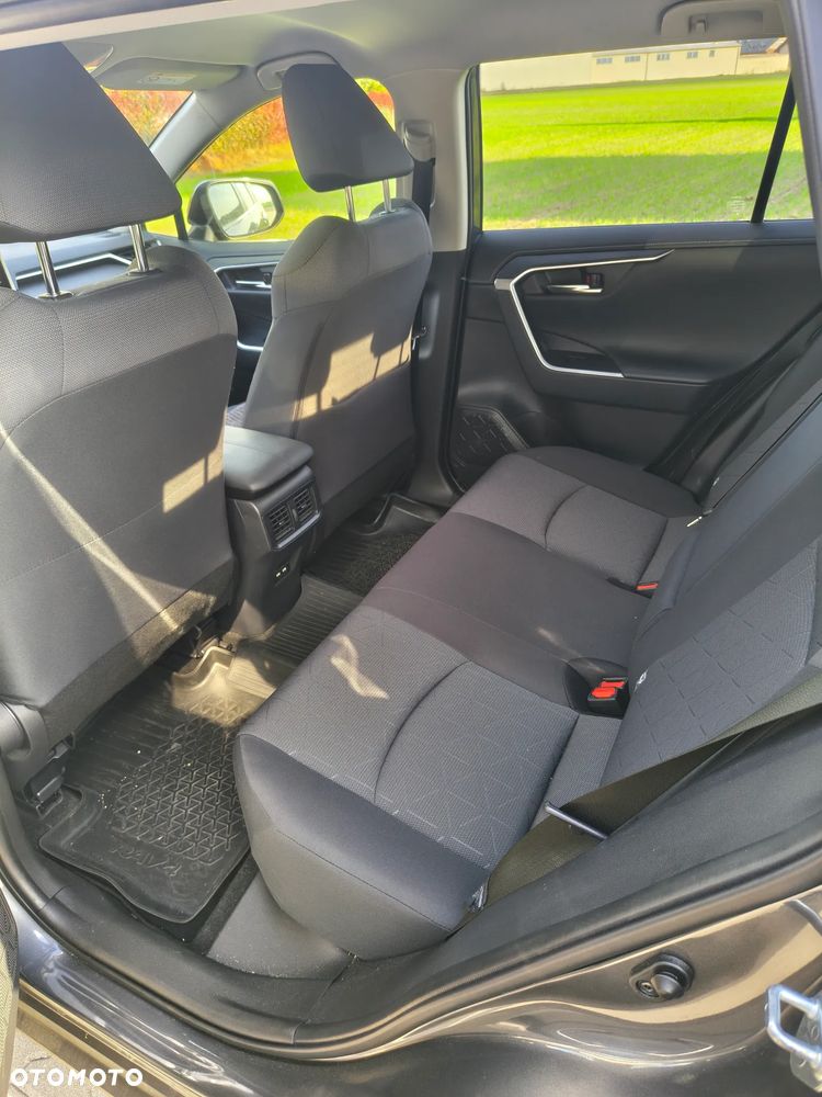 Toyota RAV4 - 9