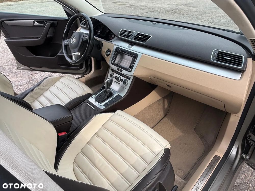 Volkswagen Passat 2.0 TDI Highline DSG - 32