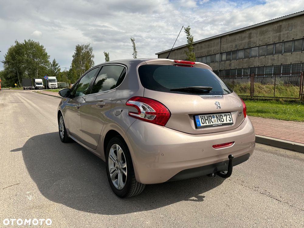 Peugeot 208 e-HDi FAP 92 EGS6 Stop&Start Allure - 22