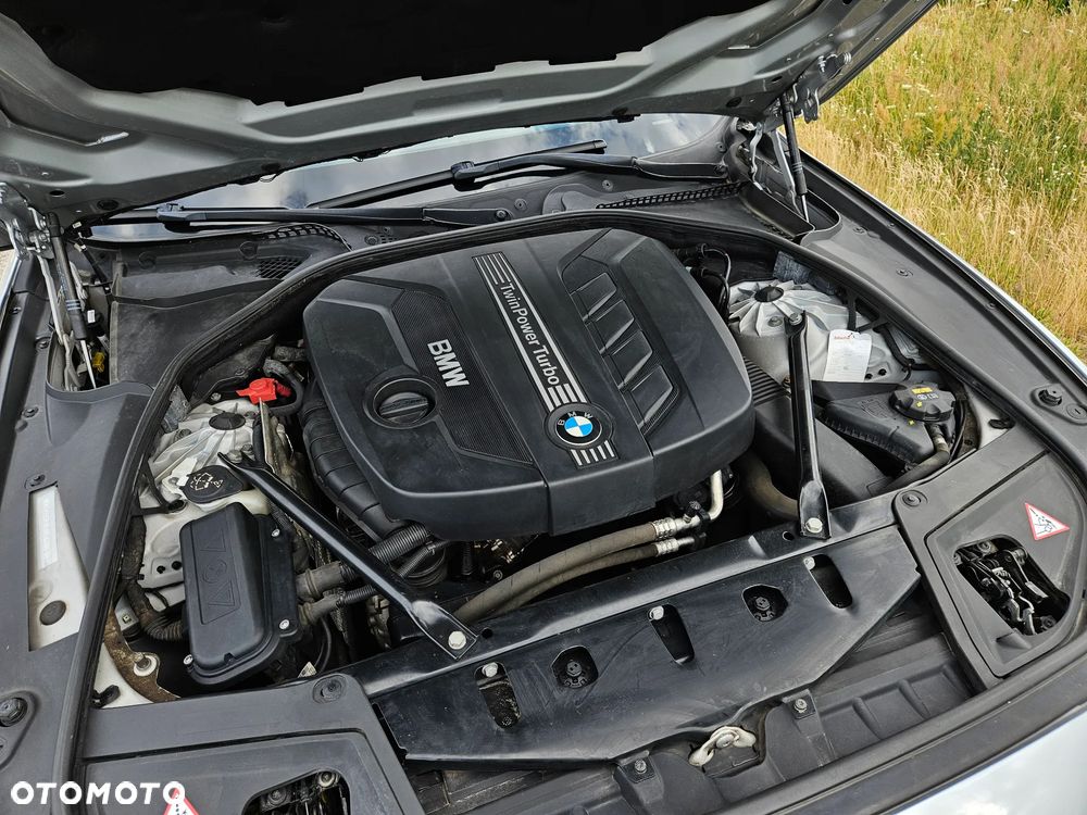 BMW Seria 5 525d xDrive - 22