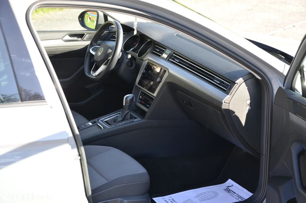 Volkswagen Passat - 24