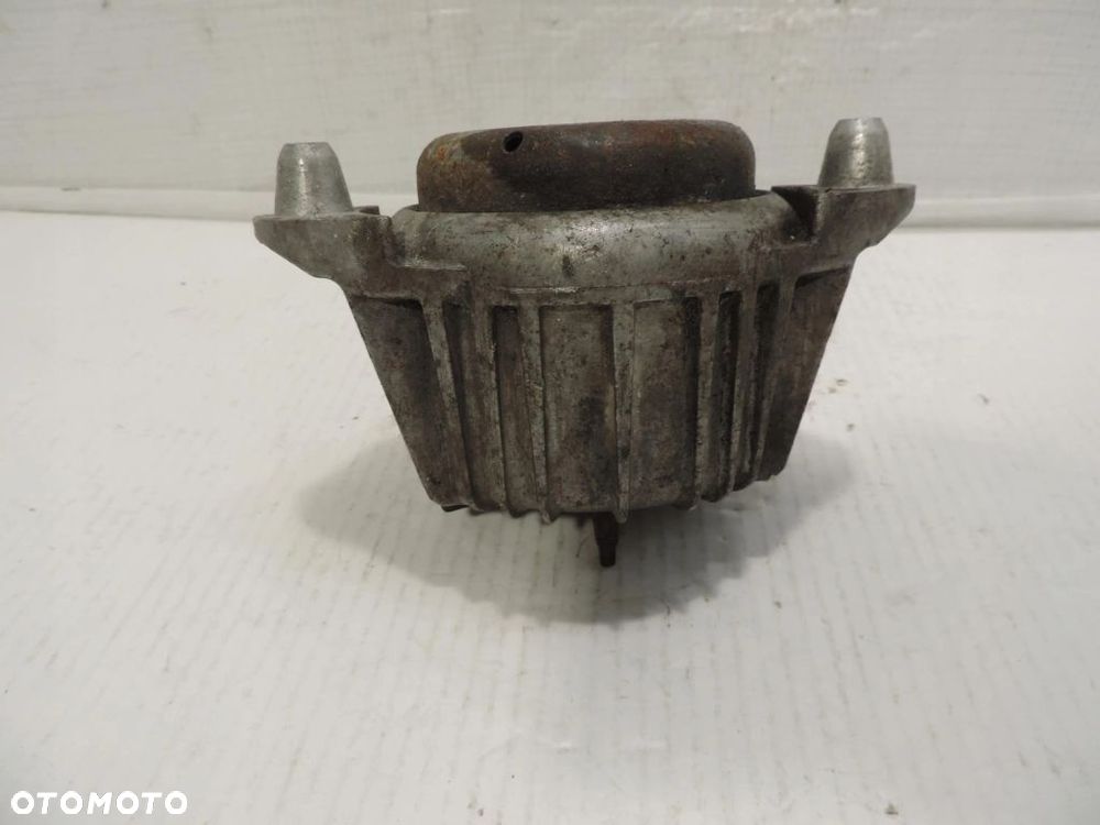 Poduszka silnika MERCEDES W212 prawa 2,2 cdi A2122401917 - 1