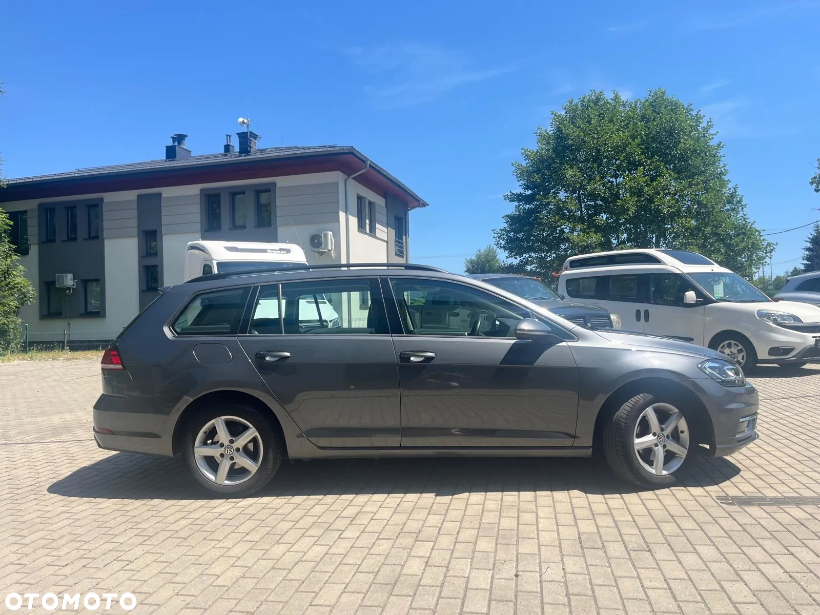 Volkswagen Golf 1.6 TDI SCR Comfortline - 6