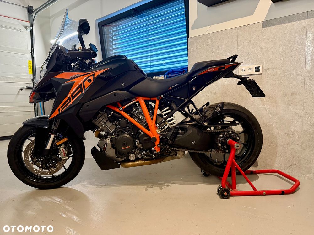 KTM Super Duke - 1