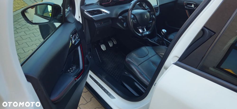 Peugeot 2008 1.5 BlueHDi GT Line S&S - 19