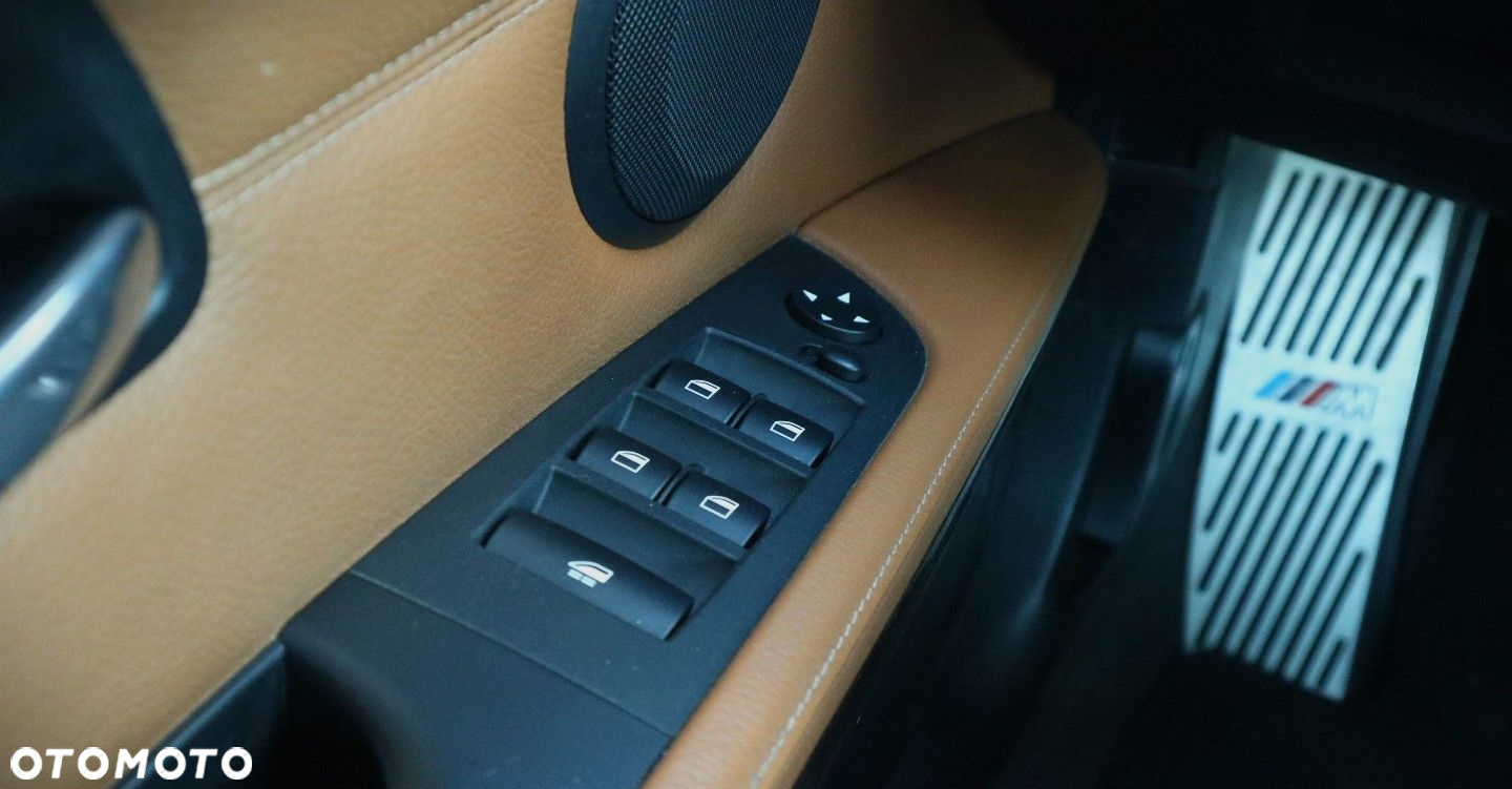 BMW Seria 3 320i Cabrio - 34