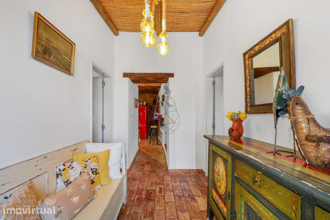 Moradia com 3 Quartos e Piscina, Tradicional, Totalmente Remodelada na - Grande imagem: 5/60