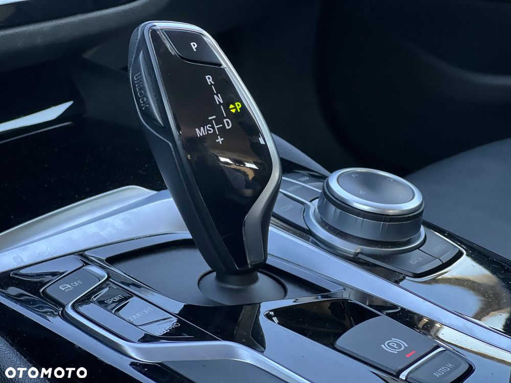 BMW Seria 5 520d Sport Line - 22