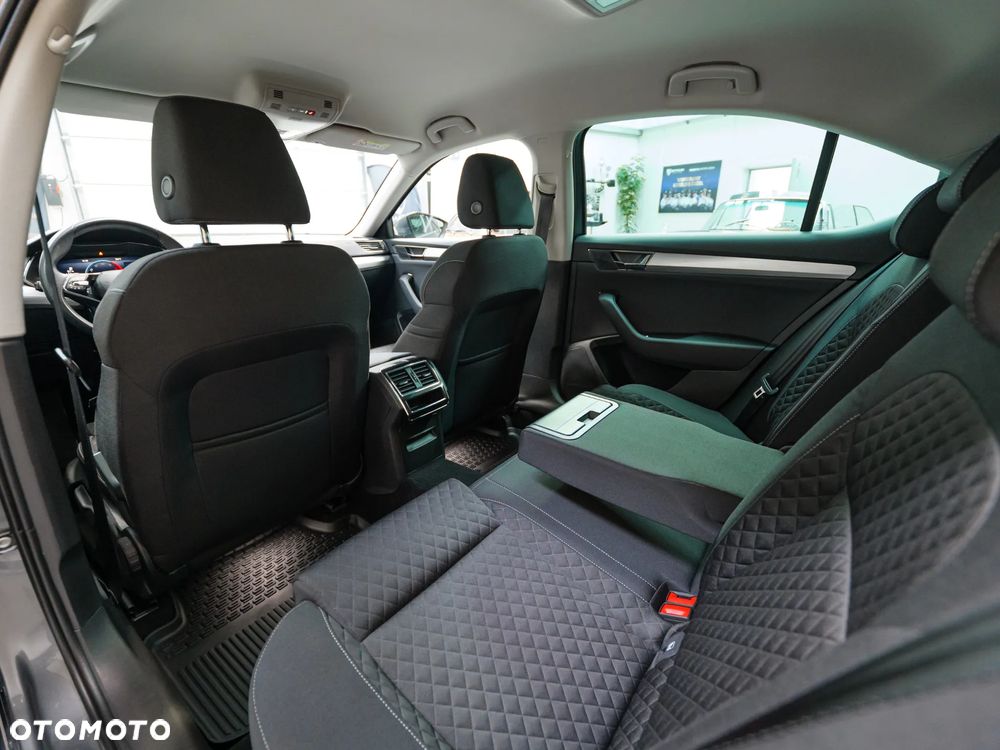Skoda Superb 2.0 TDI SCR Ambition - 19