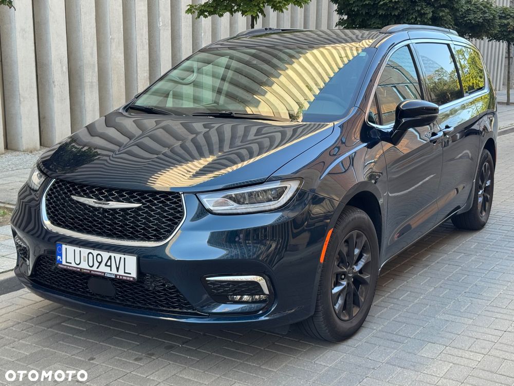 Chrysler Pacifica - 16