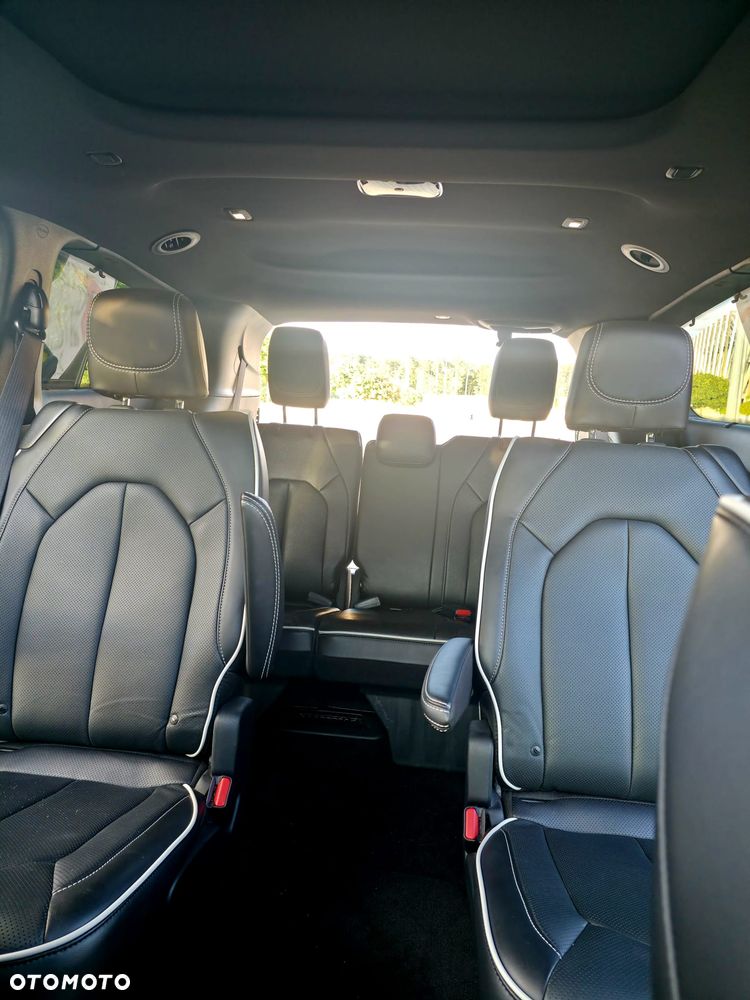 Chrysler Pacifica - 11