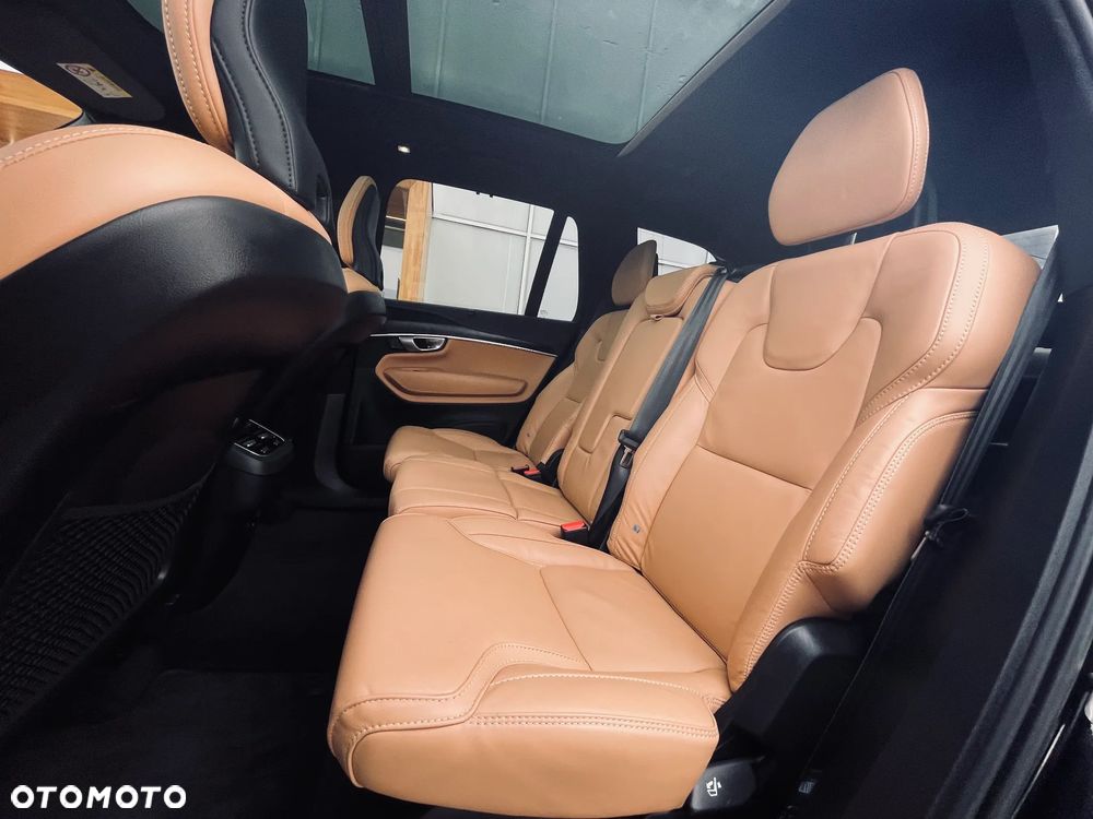 Volvo XC 90 B5 D AWD Ultimate Dark 7os - 22