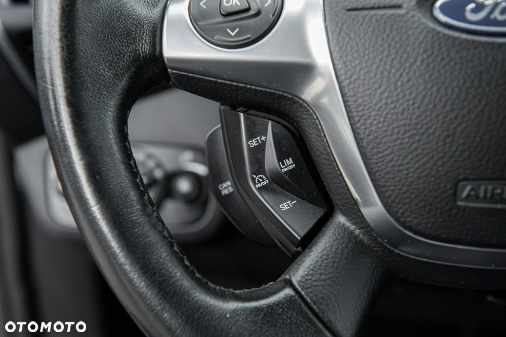 Ford Kuga - 24