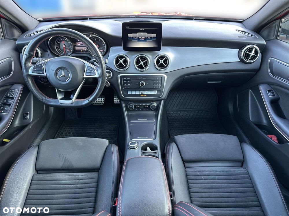 Mercedes-Benz GLA - 12