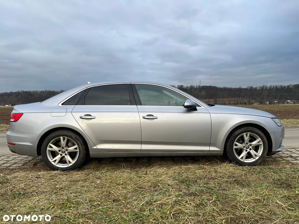 Audi A4 Limousine 2.0 TDI ultra S tronic - 5