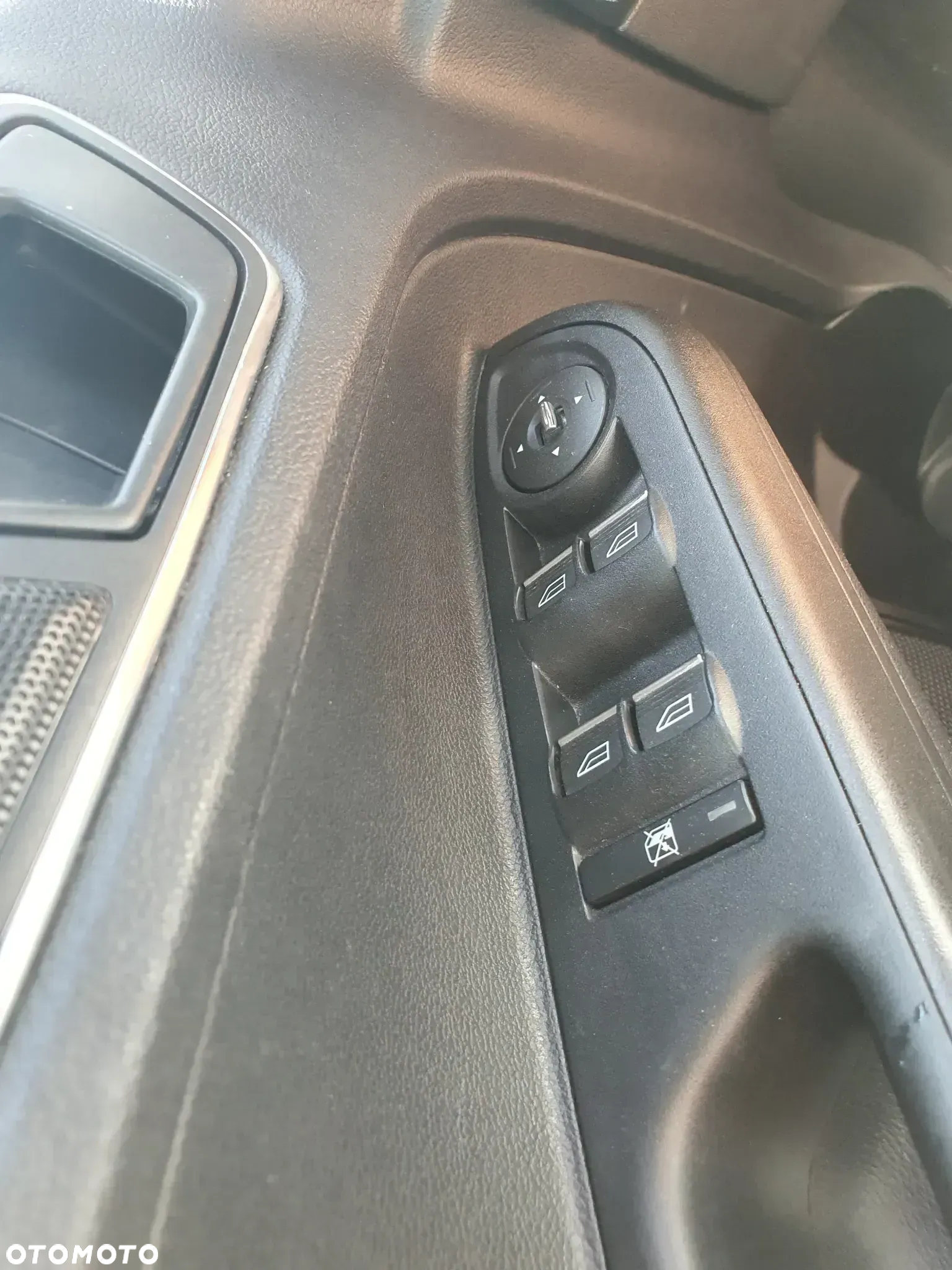 Ford Tourneo Courier 1.0 EcoBoost S&S Trend - 15