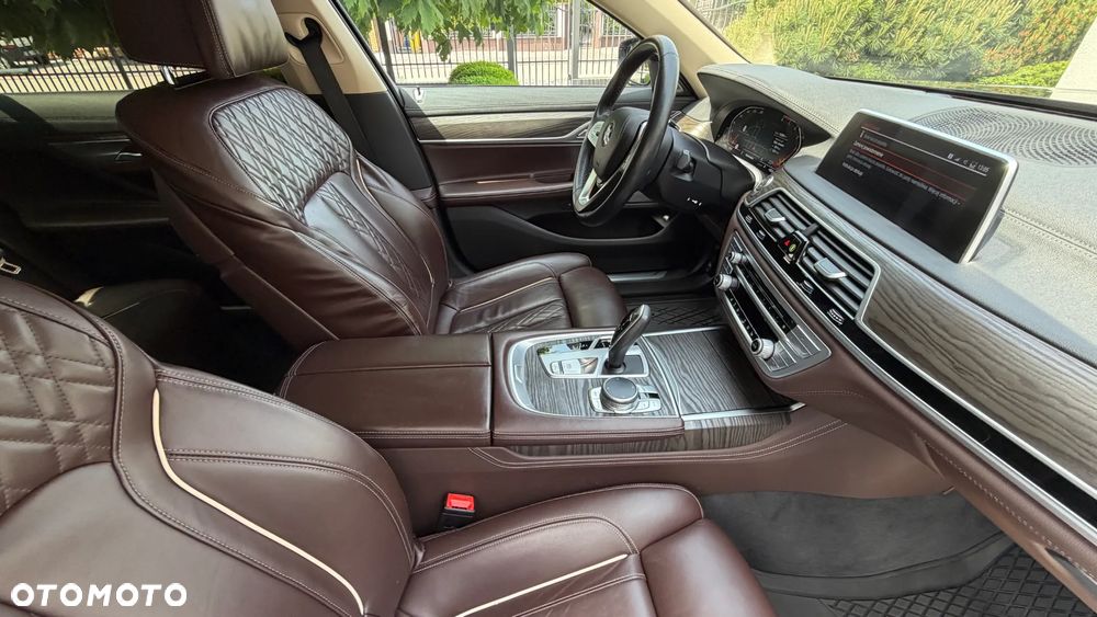 BMW Seria 7 730Ld xDrive mHEV - 25