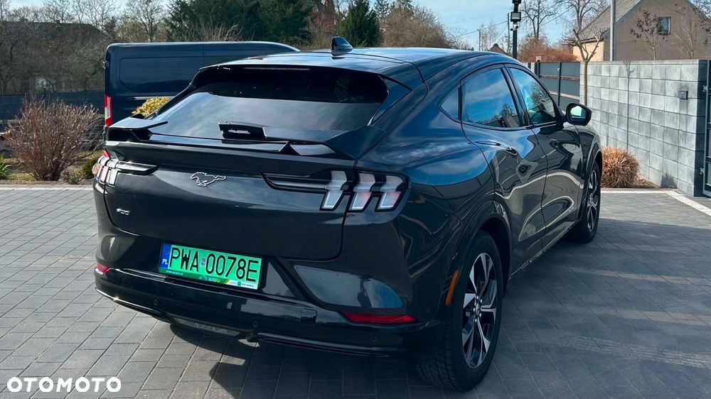Ford Mustang Mach-E AWD PREMIUM - 17