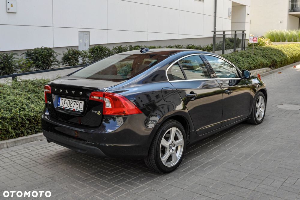Volvo S60 D2 Momentum - 4