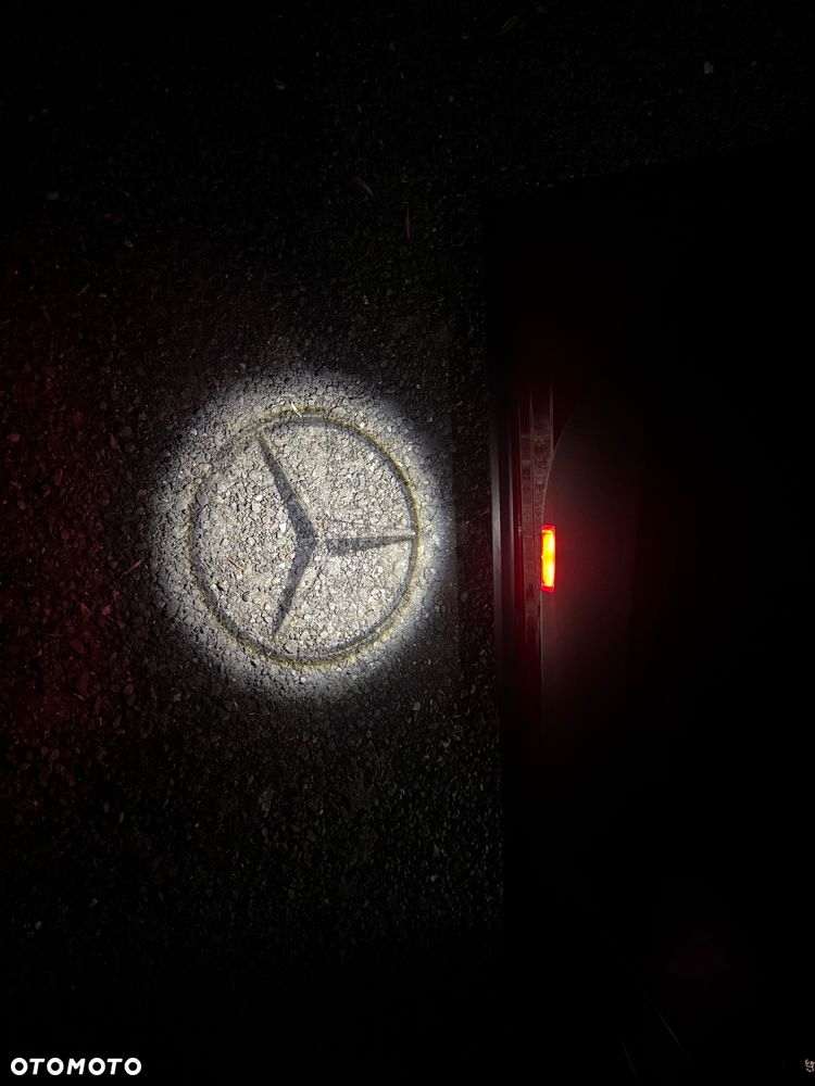 Mercedes-Benz GLA - 37