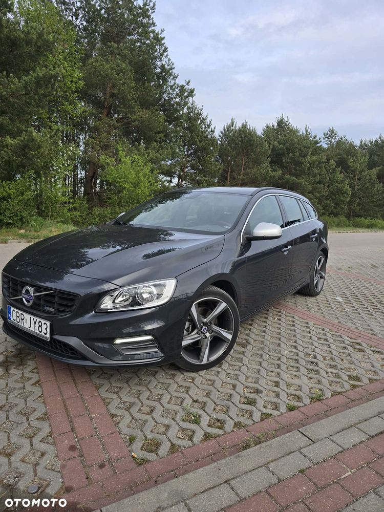Volvo V60 D3 R-Design - 1