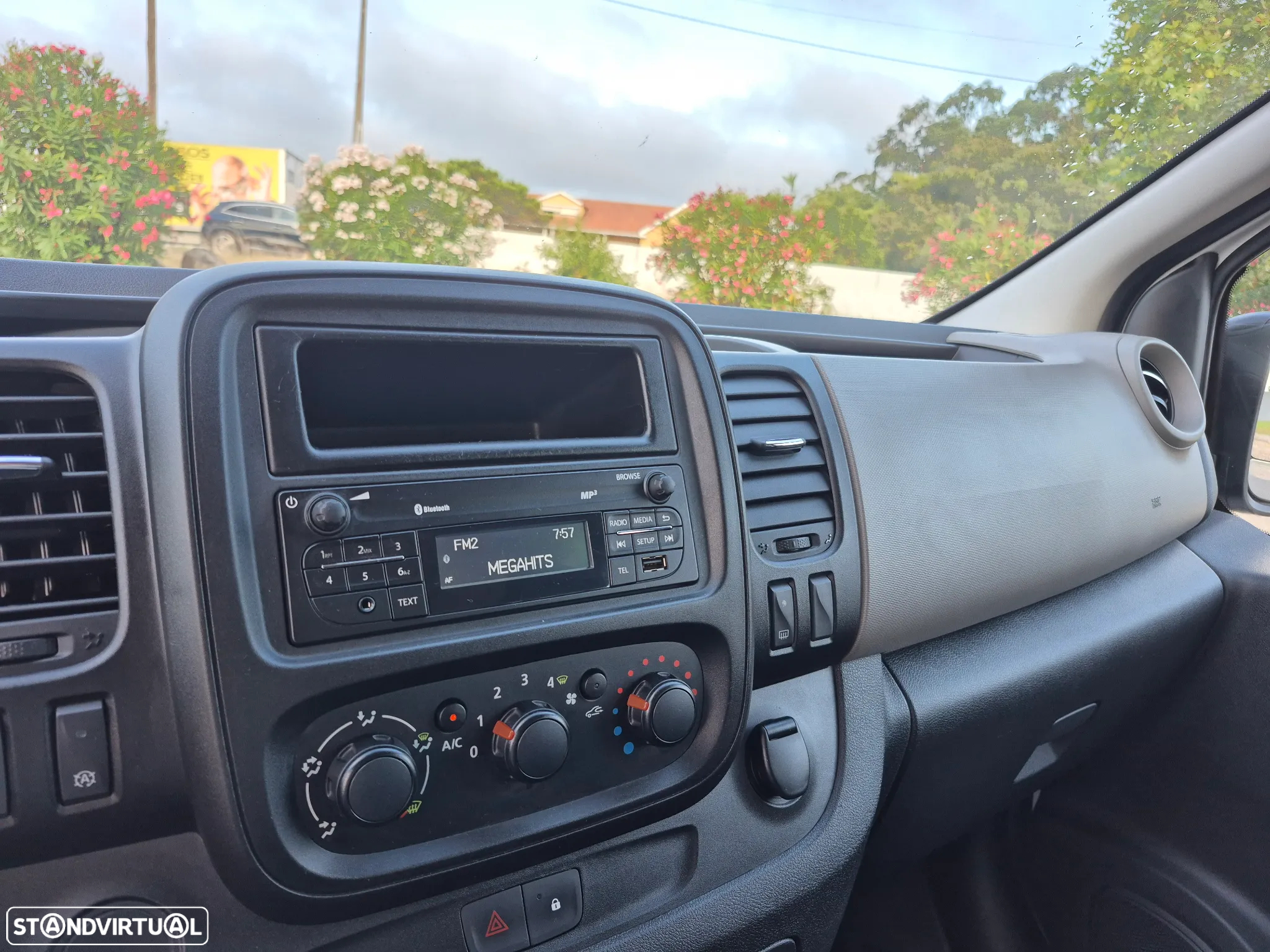 Renault Trafic 1.6 dCi L1H1 1.2T SS - 13