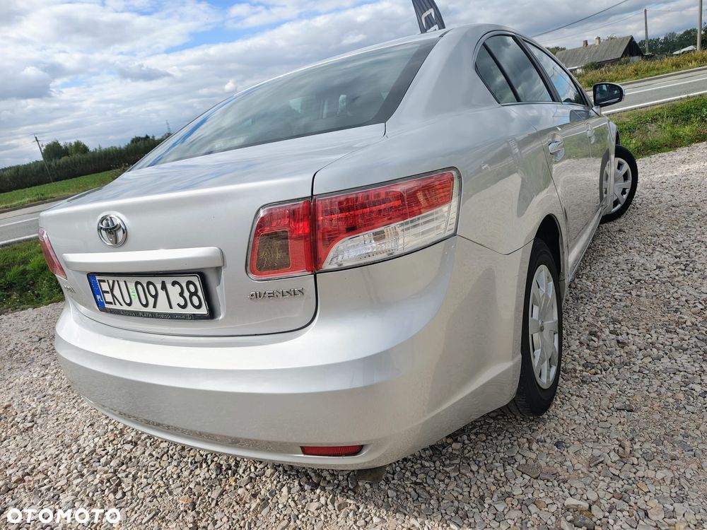Toyota Avensis - 6