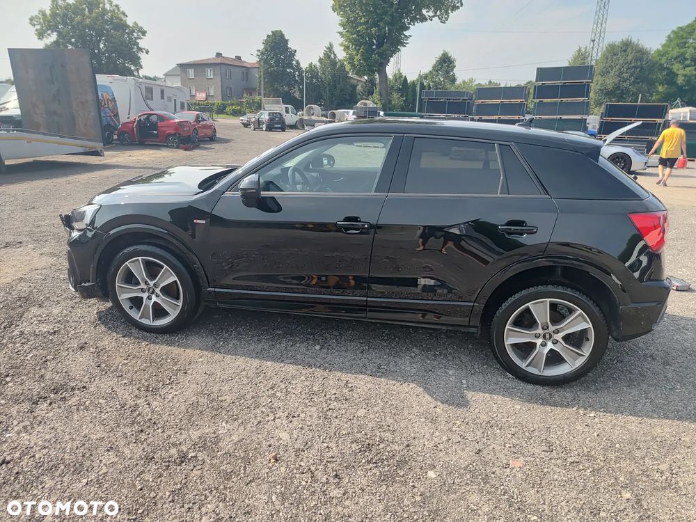Audi Q2 35 TDI S tronic sport - 4