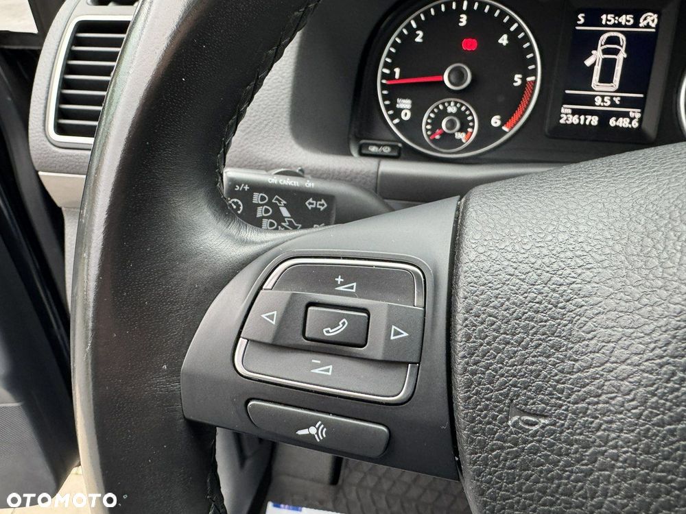 Volkswagen Touran 1.6 TDI DPF BlueMotion Technology Highline - 23