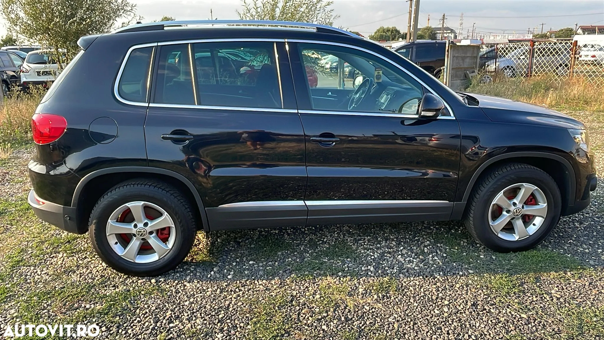 Volkswagen Tiguan - 2