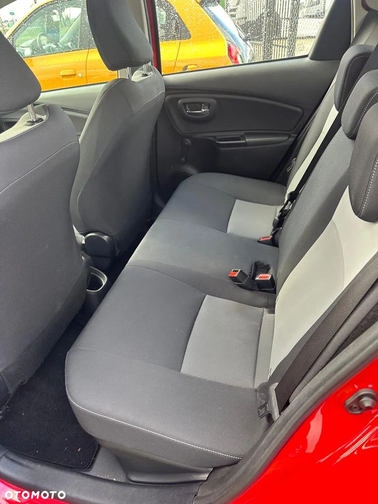 Toyota Yaris - 10