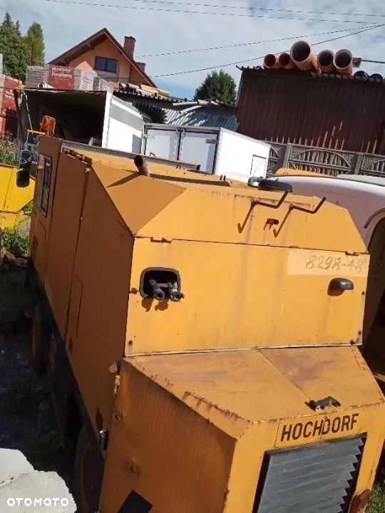 Zamiatarka MFH 2100 samobieżna 1985 rok z Austrii - 5