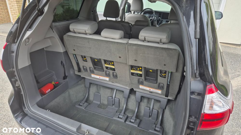 Toyota Sienna - 27