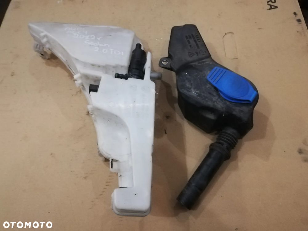 Zbiorniczek spryskiwaczy AUDI A6 C7 4G8955451D + pompka