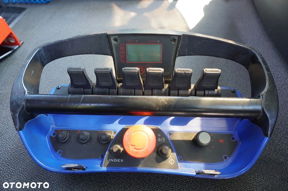 Renault C320 P4x2 E6 / HDS Fassi 5,6 t / Zasięg 8 m / Platforma 15 EPAL - 9