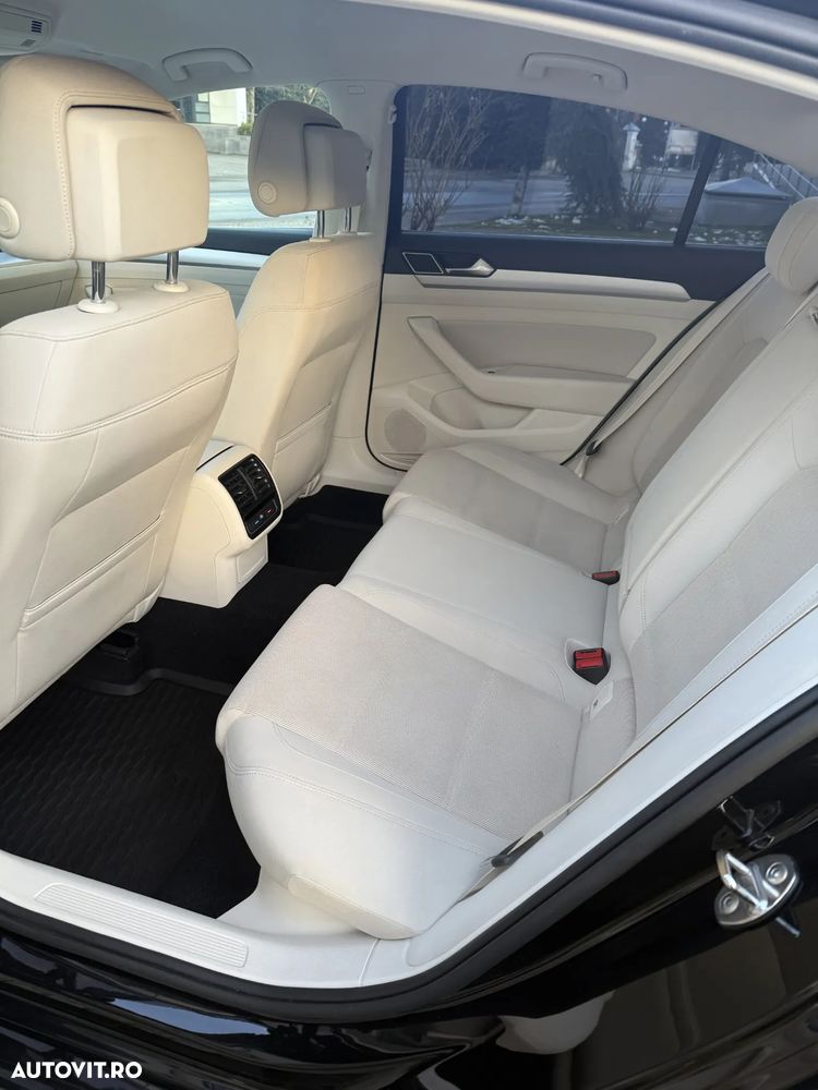 Volkswagen Passat 2.0 TDI SCR DSG Highline - 12