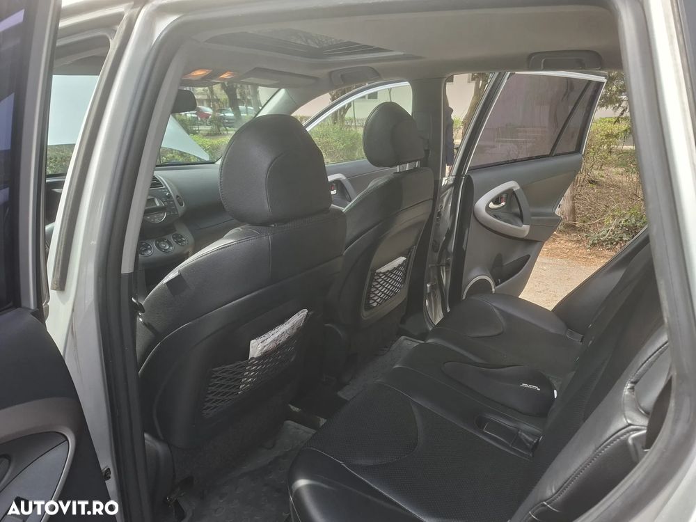 Toyota RAV4 2.2 D-4D Luxury City - 18