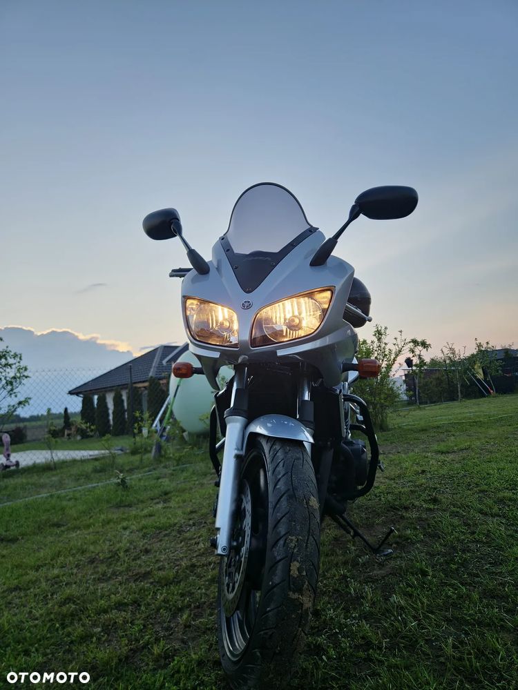 Yamaha FZS - 1