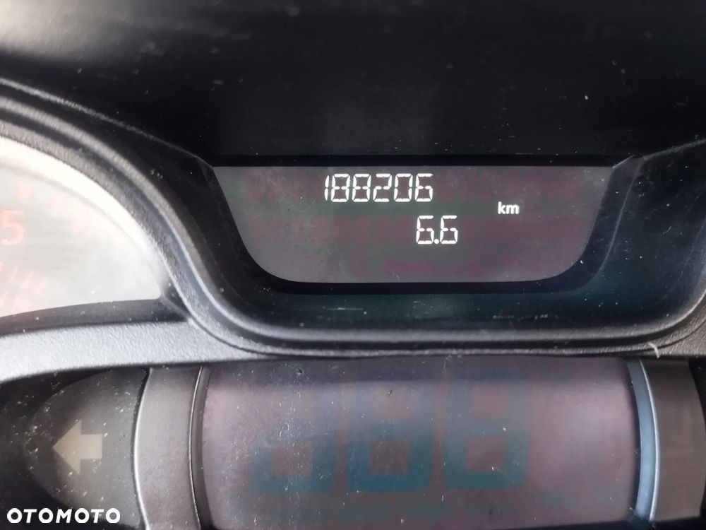 Renault Trafic - 18