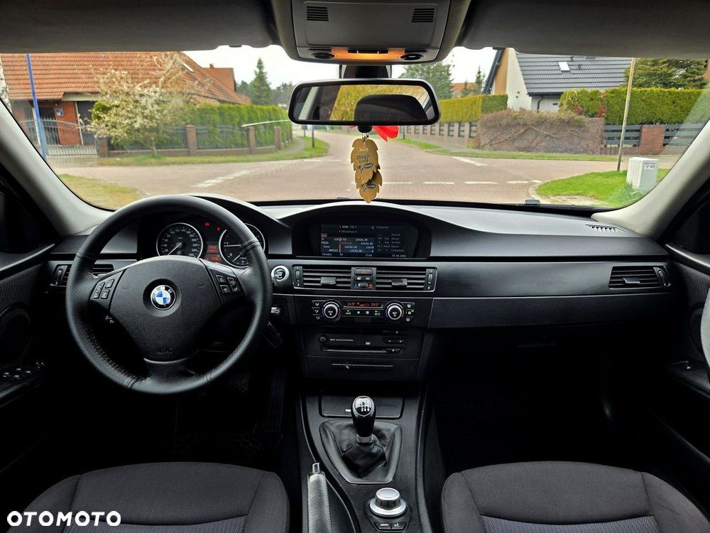 BMW Seria 3 318d - 13