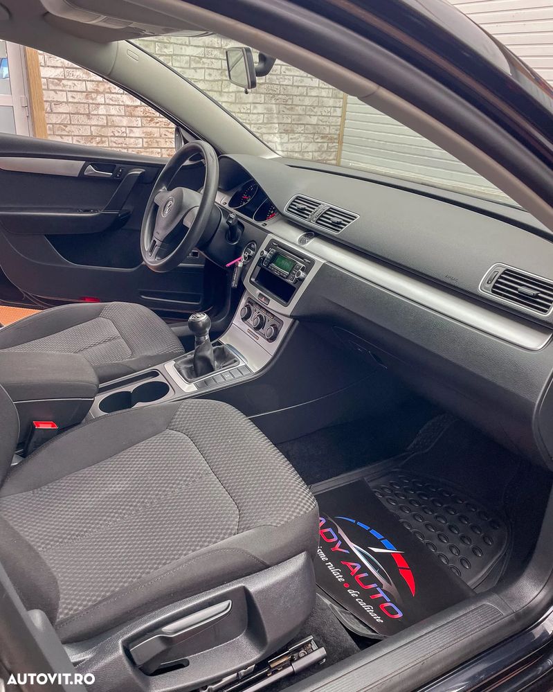 Volkswagen Passat - 13
