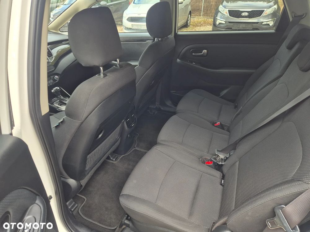 Kia Carens - 18