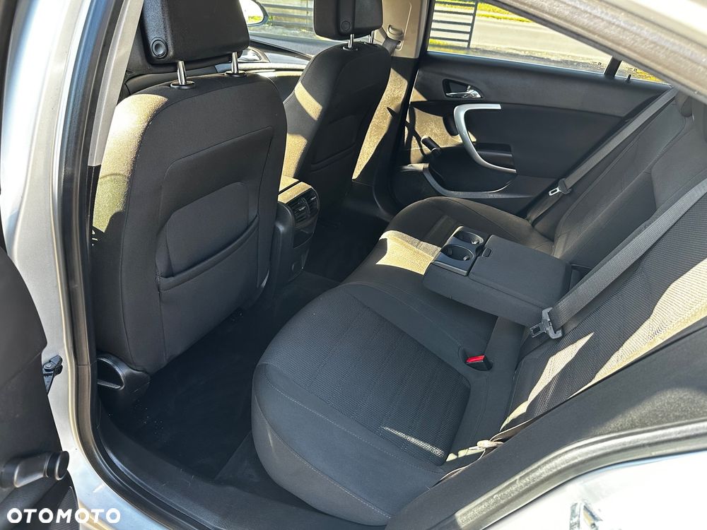 Opel Insignia - 12