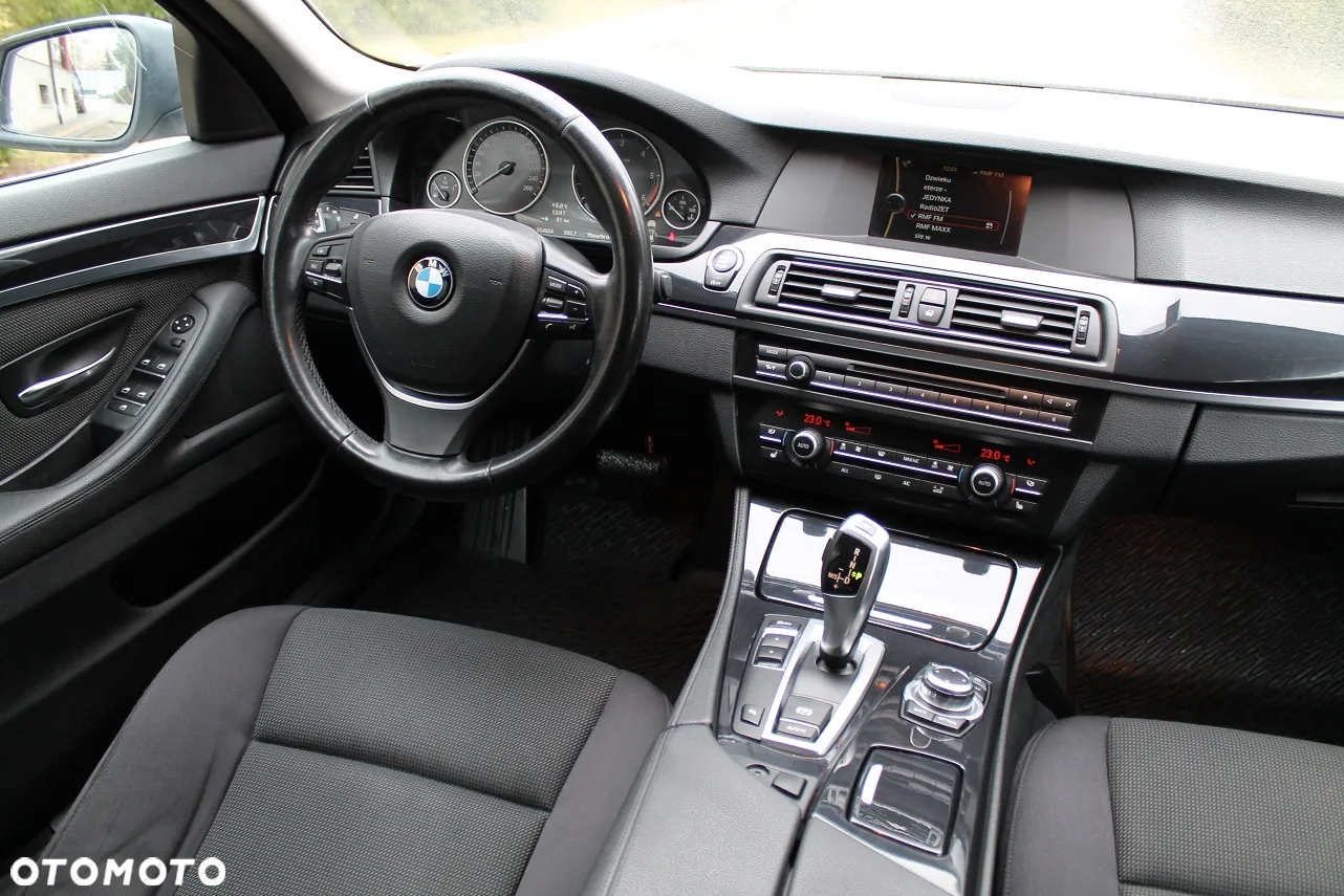 BMW Seria 5 520d Touring - 22